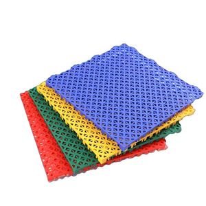 Dalles de sol industrielles unies colorées antidérapantes à clipser pour garage – Solutions de revêtement de sol en plastique résistant à l'usure - Product Image 1