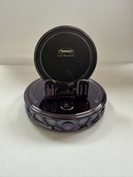 Support de téléphone pour voiture avec lumière ambiante RGB, chargeur sans fil, verrouillage électrique, anti-vibration, antidérapant, support de navigation pour tableau de bord de véhicule