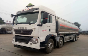 Venta Directa de Fábrica Nuevo Camión Cisterna de Combustible Diésel Sinotruck HOWO 8X4, 30000 Litros, 40cbm, 400HP, 15T GVW, Tanque de Acero - Product Image 4