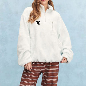 Sudadera de cuello alto para mujer al por mayor, de alta calidad, a la moda, de tejido grueso, con bordado personalizado, de forro polar, con cremallera de un cuarto. - Product Image 3