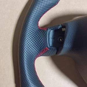 Volante Sportivo di Alta Qualità in Pelle Nera Traforata e Fibra di Carbonio per Volkswagen VW <span class=keywords><strong>Golf</strong></span> <span class=keywords><strong>5</strong></span> MK5 GTI <span class=keywords><strong>Accessori</strong></span> Auto - Product Image 3