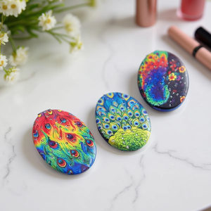 Specchio da Trucco Portatile Ovale Comme Moi 8.6x6.2Cm in Plastica Compatta con Design Colorato a Pavone Stile Bohémien per Donne - Product Image 2