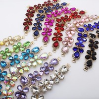 Accessoires de chaussures en gros : Clips en forme de V en strass et cristal pour sandales, chaînes décoratives et boucles