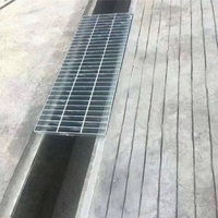Grilles de drainage extérieures en acier galvanisé durables à prix d'usine, couvercles de sol pour passerelles, conception industrielle Jiayuan, garantie de construction de 3 ans