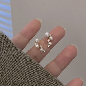 S925 Pure Silver Small Fragrance <b>Pearl</b> <b>Earrings</b> High-End French Retro Elegant Design with Diamond Studded Light Luxury Feel - Product Image 3