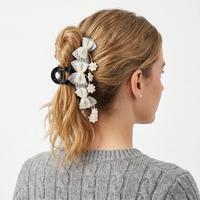 Barrette à cheveux alligator en tissu gris avec nœud en dentelle et pompon, pour queue de cheval, accessoire capillaire décontracté pour femme