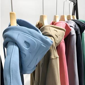 Sweat à capuche épais personnalisé avec logo en relief pour homme, broderie 3D et impression sérigraphique – Nouvelle collection - Product Image 3