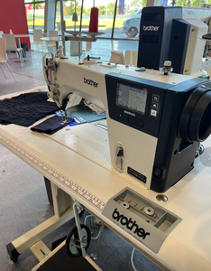 Machine à coudre à alimentation électronique Brother Nexio S-7300B coupe-fil <span class=keywords><strong>automatique</strong></span> à entraînement direct - Product Image 2