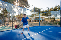 Systèmes de terrains de padel personnalisés ou terrains de paddle-tennis pour clubs et installations sportives avec services de support complets pour les projets