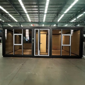 Maison conteneur préfabriquée à double aile extensible, villa pliable avec <span class=keywords><strong>cuisine</strong></span> et salle de bain pour camping et sites de villégiature - Product Image 1