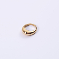 Bague de Fiançailles Cercle Irrégulier en Acier Inoxydable 316L Plaquée Or 18 Carats Haute Brillance, Bijoux Tendance Bagues Courbes Épaisses et Simples