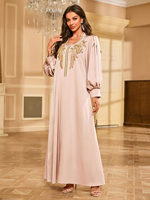 Robe de soirée minimaliste pour femmes, col rond, manches bishop complètes, satin, tunique arabe, avec broderies dorées et décorations de perles