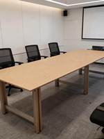 Table de conférence en bois, bureau de réunion, poste de travail, design industriel, combinaison libre, bureau informatique multi-utilisateurs