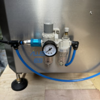 Équipement de remplissage de pompe à engrenages à double tête en acier inoxydable entièrement automatique Machines pour crème shampooing lotion pâte sauce cosmétique miel