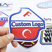 Badges brodés tissés personnalisés, patchs 3D souples thermocollants pour vêtements, chaussures et sacs, polyester, patchs personnalisés OEM
