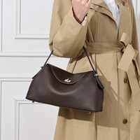 Grand sac de banlieue en cuir de vachette, simplicité urbaine, sac à bandoulière polyvalent, sac à main pour femme, grande capacité, design de niche, pour employées de bureau