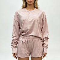 Ensemble décontracté 2 pièces pour femme : Sweat-shirt Henley rayé oversize et short assorti – Tenue de détente ample pour le quotidien