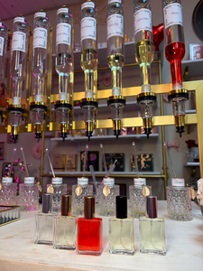 Disponible en Almacén de EE. UU., 12 Piezas de Dispensadores de Perfume Dorados de 375 ml y 500 ml, Exhibidores de Aroma Premium para Mostrador, para Tiendas de Belleza y Boutiques - Product Image 6