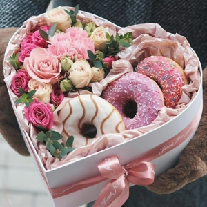 กล่องบรรจุภัณฑ์ของขวัญช็อกโกแลตสตรอเบอรี่ฟอยล์สีทองรูปหัวใจดีไซน์หรูหรากำหนดเองสำหรับวันวาเลนไทน์ - Product Image 5