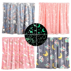Coperta luminosa Glow in The Dark coperta da tiro <span class=keywords><strong>per</strong></span> bambini, coperta carina luminosa Winthome con motivo a stella, regalo unico di compleanno - Product Image 2
