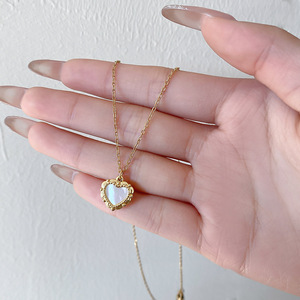 Collar de Cobre con Baño de Oro Real y Microincrustaciones de Diamantes, Moderno y Elegante para Mujer; Cadena de Bambú con Forma de Corazón; Famoso en Internet - Product Image 4