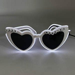 Néon lumineux LED juste marié lunettes pour mariée marié lunettes rougeoyantes décor de fête de mariage éclairer lunettes de soleil accessoires Photo - Product Image 3
