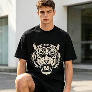 เสื้อยืดแขนสั้นผู้ชายแบบสั่งทำพิเศษ พิมพ์ลายตัวอักษรประดับเพชร ลายเสือ คอกลม ผ้าเจอร์ซีย์ลำลอง ทรงปกติ - Product Image 5