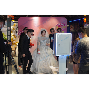 2024 evento de fiesta <span class=keywords><strong>feliz</strong></span> boda espejo mágico fotomatón pantalla táctil con soporte de impresora máquina de fabricación de imanes de fotos - Product Image 2