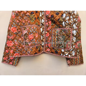 Veste d'hiver et d'été pour femme, faite à la main en coton indien imprimé au bloc, matelassée, à col rabattu, de qualité supérieure, avec doublure en lin. - Product Image 2