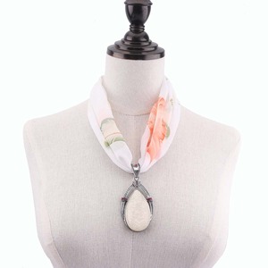 Sciarpa da <span class=keywords><strong>donna</strong></span> con ciondolo in strass con ciondolo con ciondolo in stile elegante con vari colori - Product Image 3