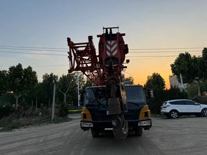 เครนรถบรรทุกมือสอง55ตันเครนเคลื่อนที่ปั๊มห้าส่วนที่มีประสิทธิภาพ - Product Image 2