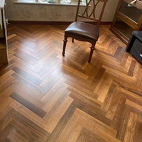 Penjualan pabrik disesuaikan bahan ek Eropa untuk lantai kayu Herringbone lantai parket tulang ikan