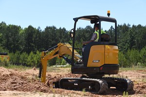 La Nueva Miniexcavadora de Orugas SY26U de 2.76 Toneladas, con una Cucharón de 0.06 m³ y una Potencia de 15.2 kW, Puede Usarse de Forma Flexible en Obras de Construcción - Product Image 3