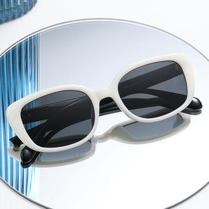 Gafas de Sol Cuadradas para Mujer Ks 3868, Marco de Metal, Lentes TAC con Protección UV400 Tipo 3, Estilo para Conducir al Aire Libre - Product Image 1