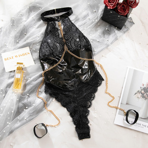 Combinaison en dentelle noire et cuir verni style <span class=keywords><strong>mature</strong></span>, col halter avec chaîne, fente haute, se - Product Image 6