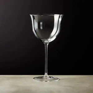 Gebogen Traditionele Europese Blanco En Tinto Wijnglas