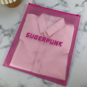 Maßgefertigter Kunststoff-<span class=keywords><strong>PVC</strong></span>-Ziplock-Beutel Rosa Mattierter Reißverschlussbeutel für Kleidung, Unterwäsche, Socken, Geschenkverpackungen - Product Image 2