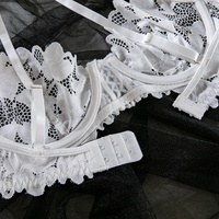 Dua potong pakaian tidur seksi renda putih Bra tipis dan celana dalam Set Lingerie malam erotis untuk wanita