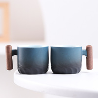 Tasse à café en grès de 70 ml avec poignée latérale, mug en céramique blanc mat avec anse en bois et base ondulée