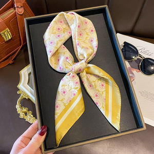 Pañuelo de Seda con Estampado de Letras de 70 cm, Nuevo Pañuelo de Satén, Accesorio de Moda para Mujer, Pañuelo Profesional para la Cabeza, Venta al por Mayor en Alibaba.com - Product Image 2