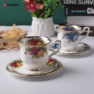 Conjunto de xícaras e pires de chá de porcelana com padrão de flor rosa, caixa de presente e acabamento dourado de 200 ml, 175 ml e 6,8 onças, azul e branco
