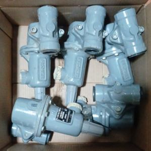 Régulateurs industriels commerciaux Emerson Fisher série 627, régulateur Fisher 627M, moniteur en stock - Product Image 2