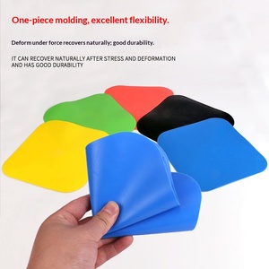 Conos de Agilidad Planos de Plástico Suave de 23 cm, Multicolores, con Logotipo Cuadrado, Marcadores de Campo para Entrenamiento de Fútbol, Obstáculos para Baloncesto y Voleibol - Product Image 3