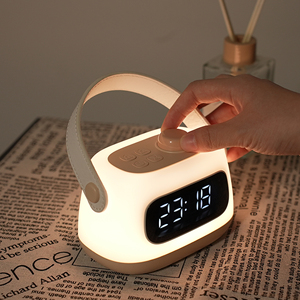 Lámpara de Noche LED Portátil de Lujo con Base, Reloj Despertador de Mano, Temporizador Inteligente, Lámpara de Mesa para Camping de 10000mAh, Lámpara de Cama Automática - Product Image 2
