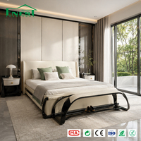 Ensemble de table à manger en marbre de luxe avec 6 chaises en cuir matelassé, bordure dorée, incrustation en verre, personnalisation complète pour villa et hôtel