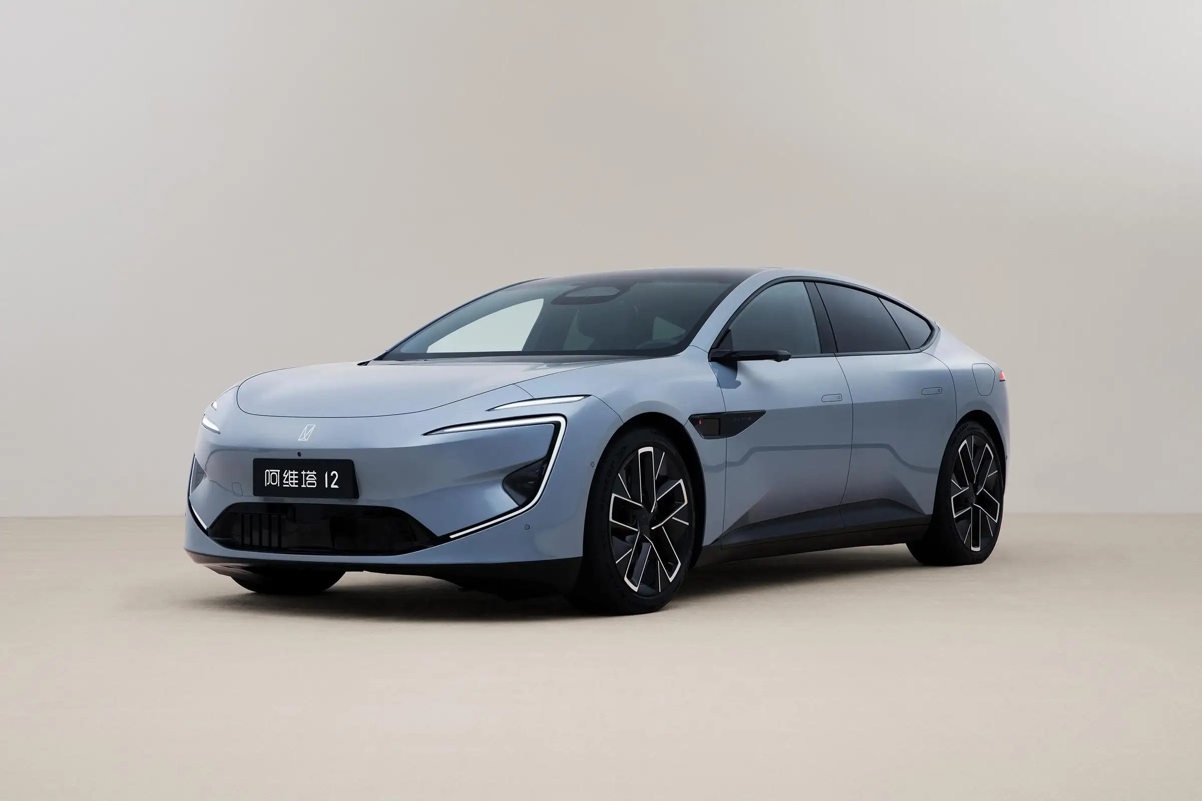 2024 Changan Avatr 12 berline de luxe électrique 578HP avec 700KM d'autonomie véhicule à énergie nouvelle de Chine