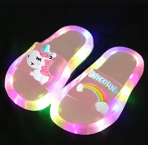 Kız terlik çocuk çocuklar Unicorn Pvc Slipperspersonalize Light Up bebek ayakkabısı sandalet çocuklar