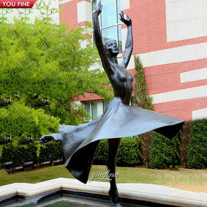 Escultura de Bronce Fundido de Tamaño Real de una Bailarina, Estilo Moderno para Jardín Exterior - Product Image 1