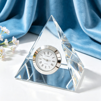 Horloge de bureau en cristal, souvenir d'entreprise, décoration de table de bureau, presse-papiers, horloge pyramide en cristal avec logo et texte personnalisés