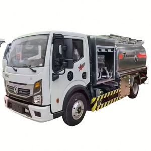 รถบรรทุกน้ำมันเชื้อเพลิงสำหรับเติมน้ำมันเครื่องบิน ดงเฟิง 4x2 8000 ลิตร สำหรับเติมน้ำมันเครื่องบินแบบเจ็ท - Product Image 1
